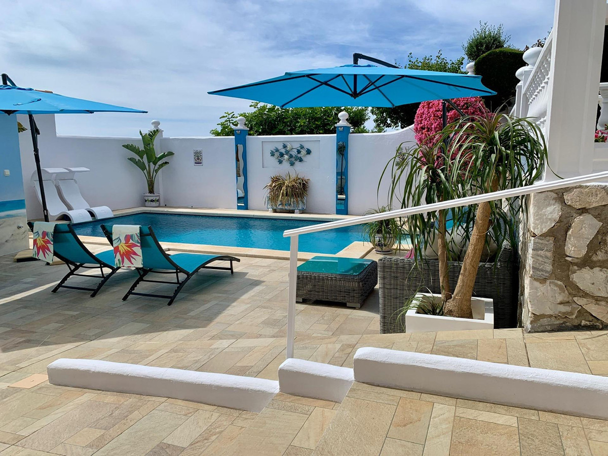 Detached Villa bilde 1