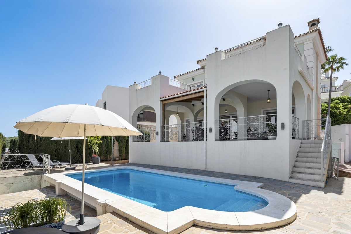 Detached Villa bilde 1