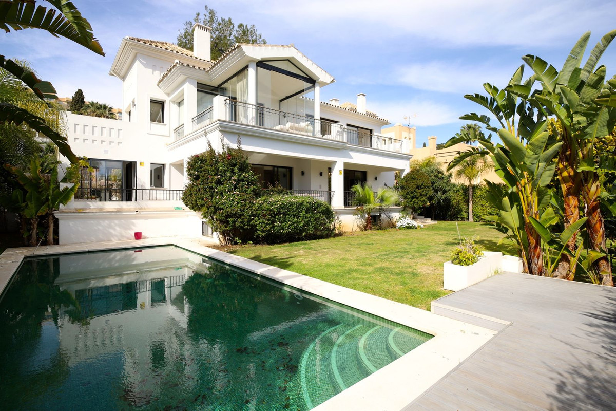 Detached Villa bilde 1