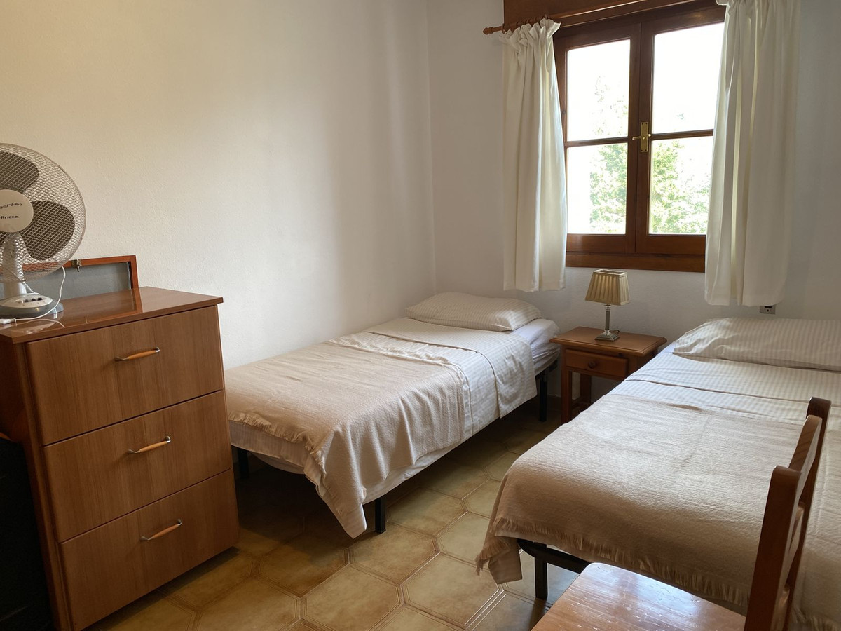 Middle Floor Apartment bilde 10