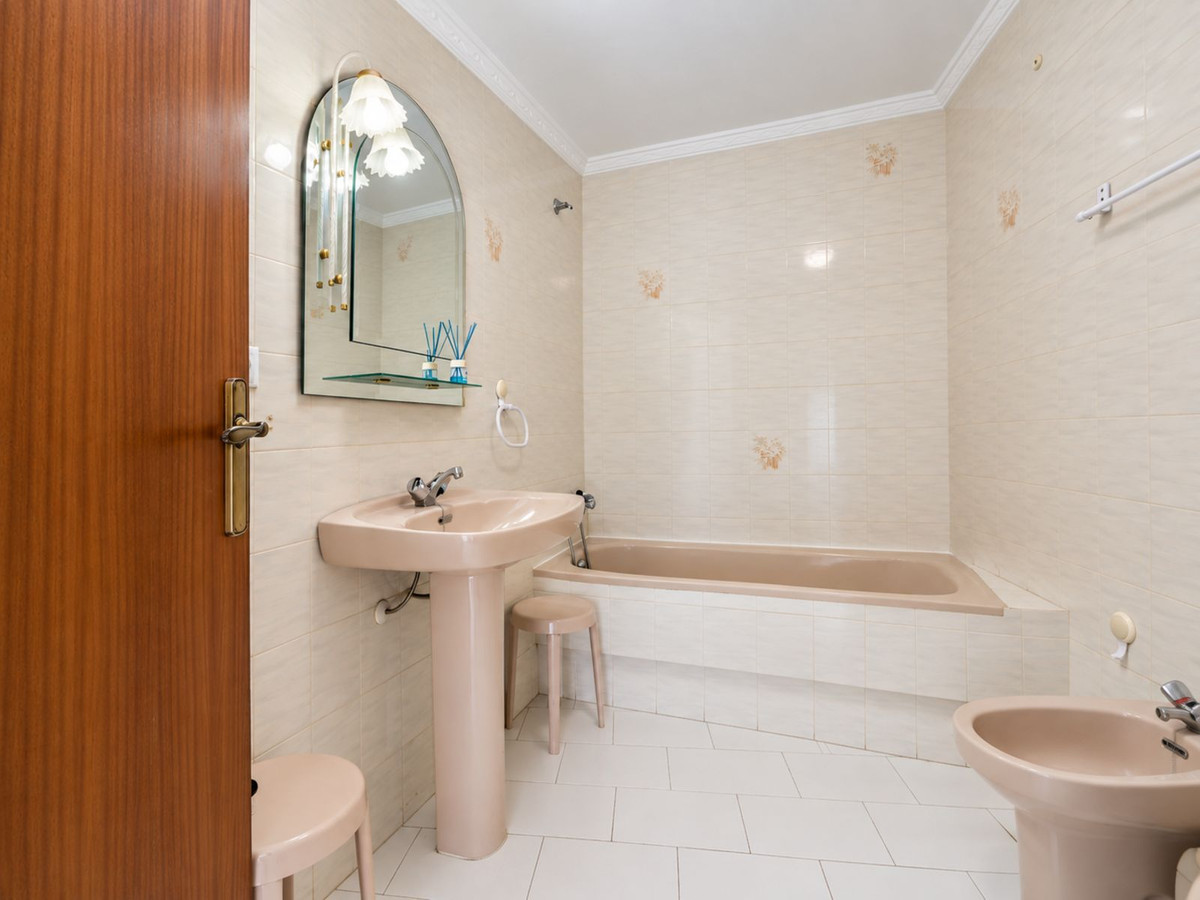 Middle Floor Apartment bilde 18