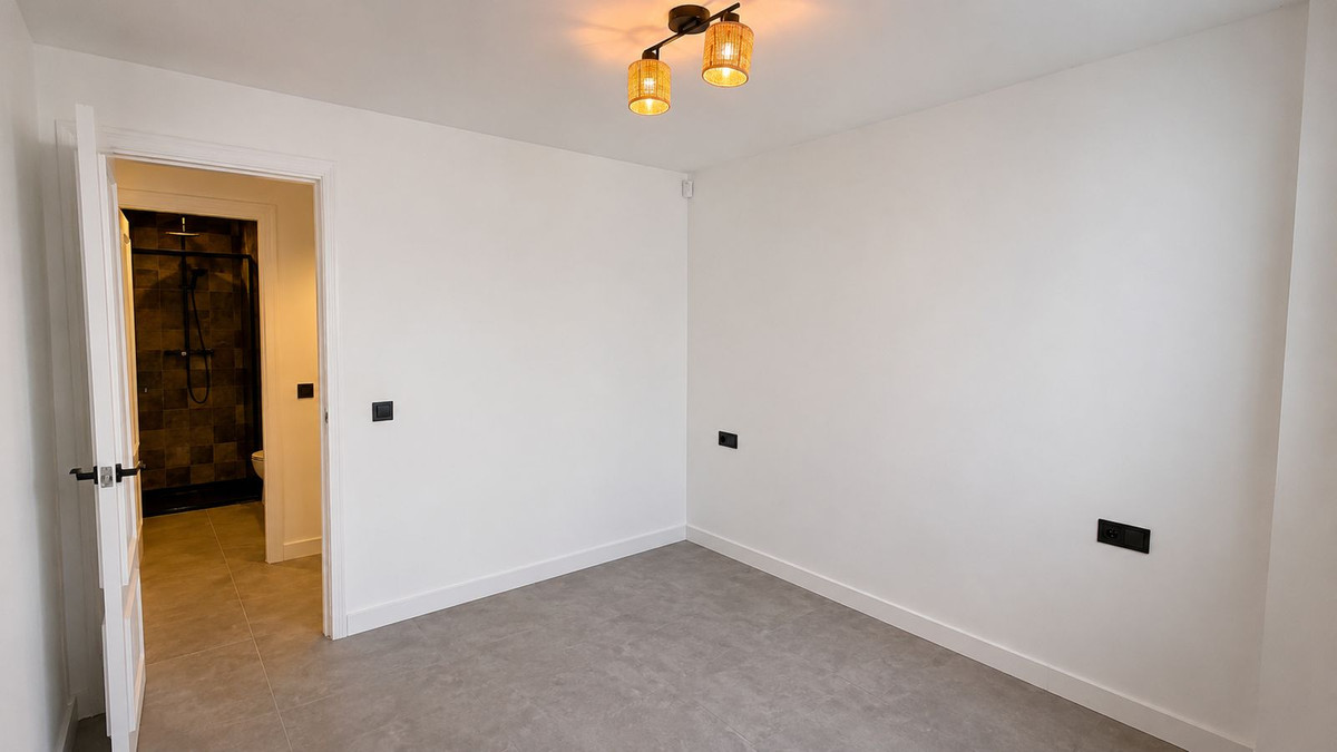 Middle Floor Apartment bilde 11