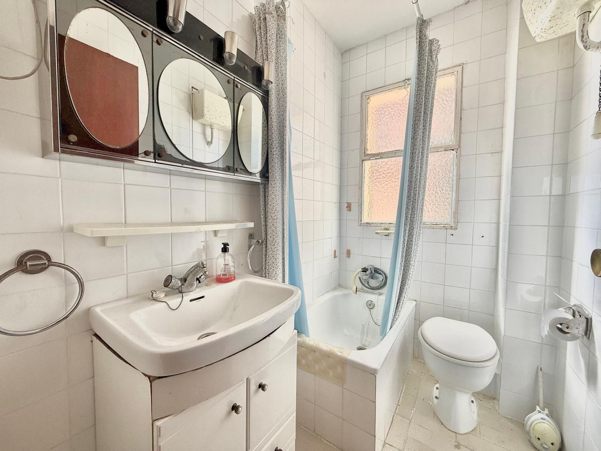 Middle Floor Apartment bilde 12