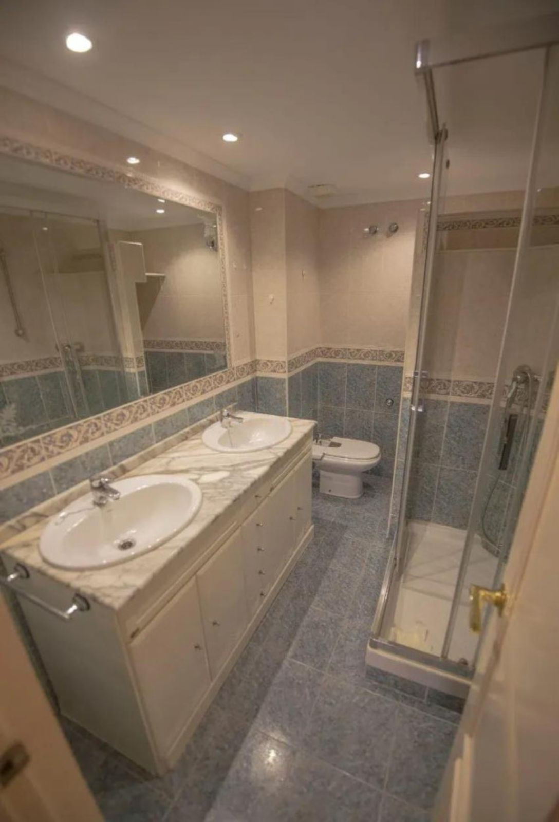 Middle Floor Apartment bilde 25