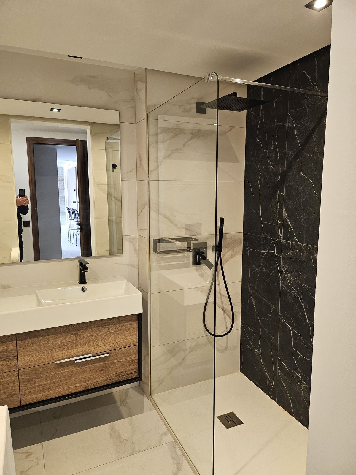Middle Floor Apartment bilde 10