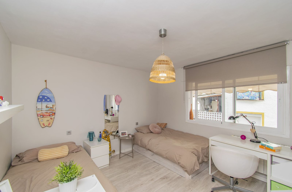 Middle Floor Apartment bilde 7