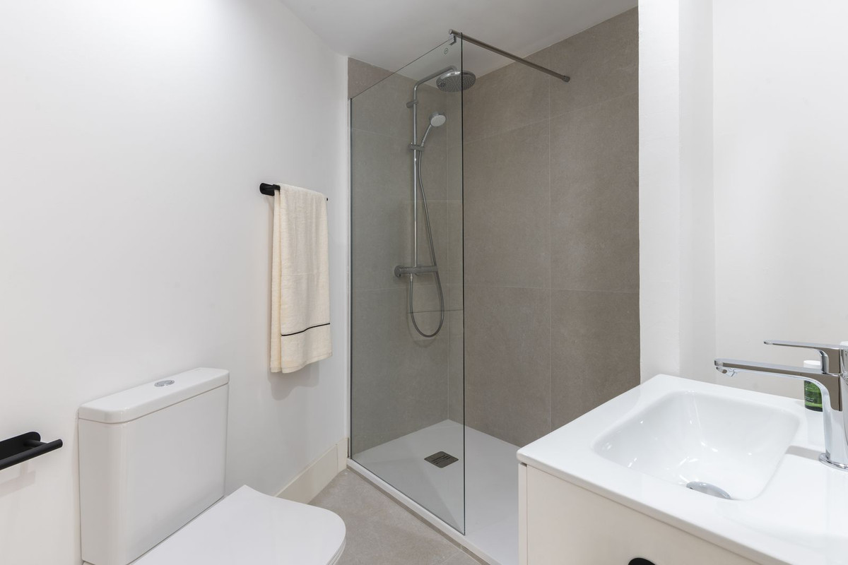 Middle Floor Apartment bilde 24