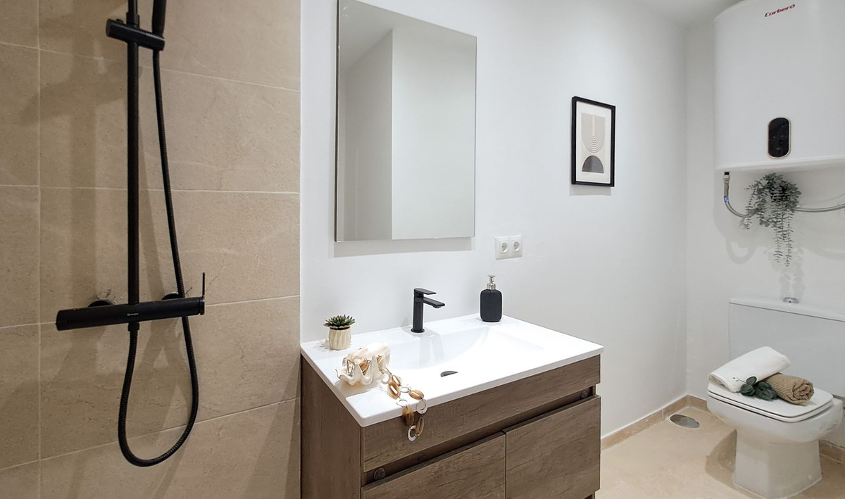 Middle Floor Apartment bilde 14