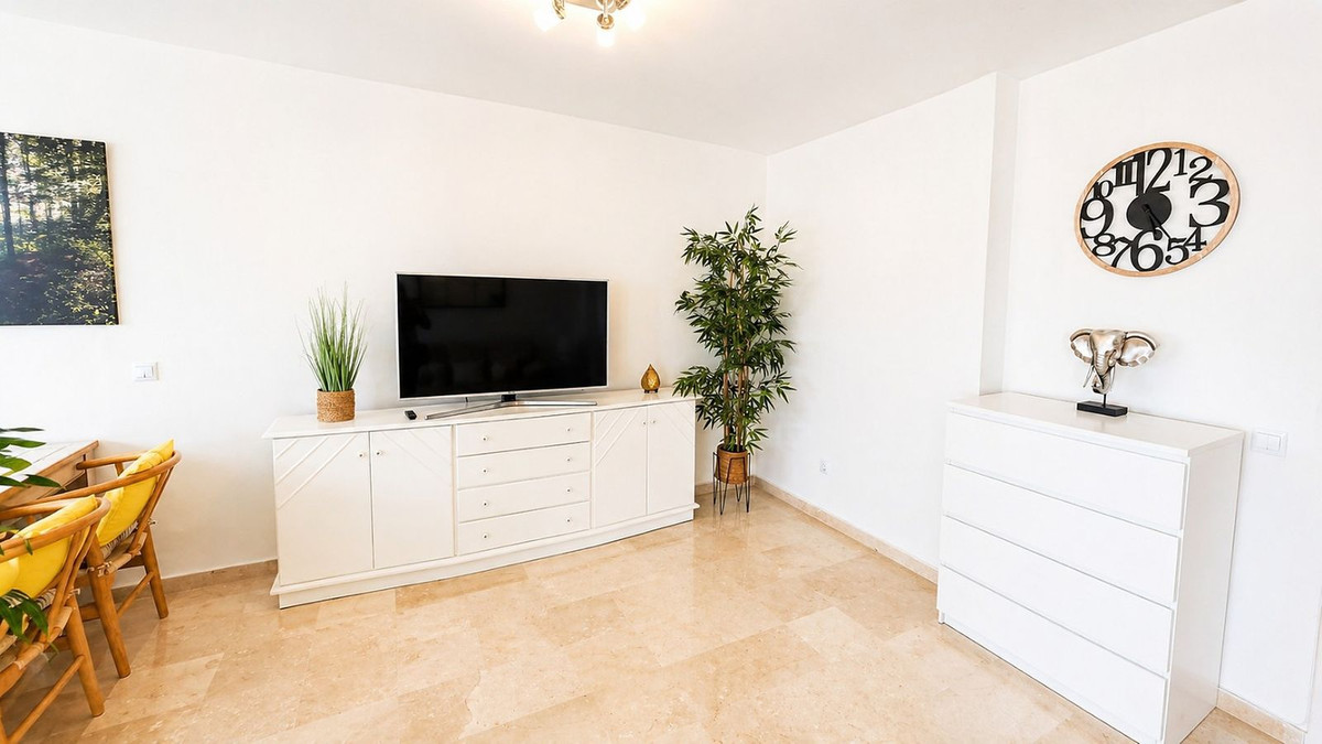 Middle Floor Apartment bilde 10