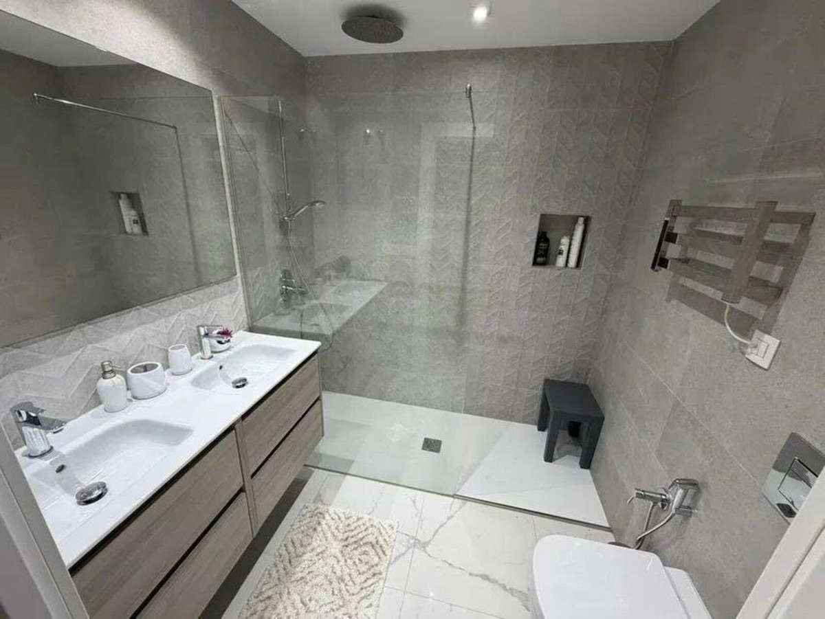 Middle Floor Apartment bilde 13