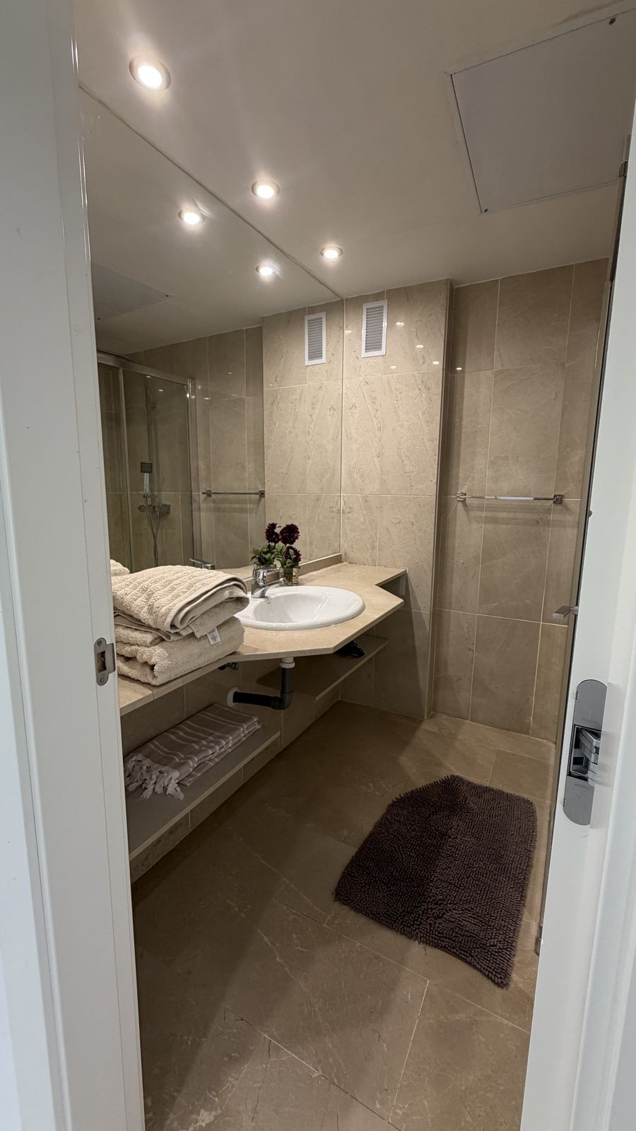 Middle Floor Apartment bilde 11