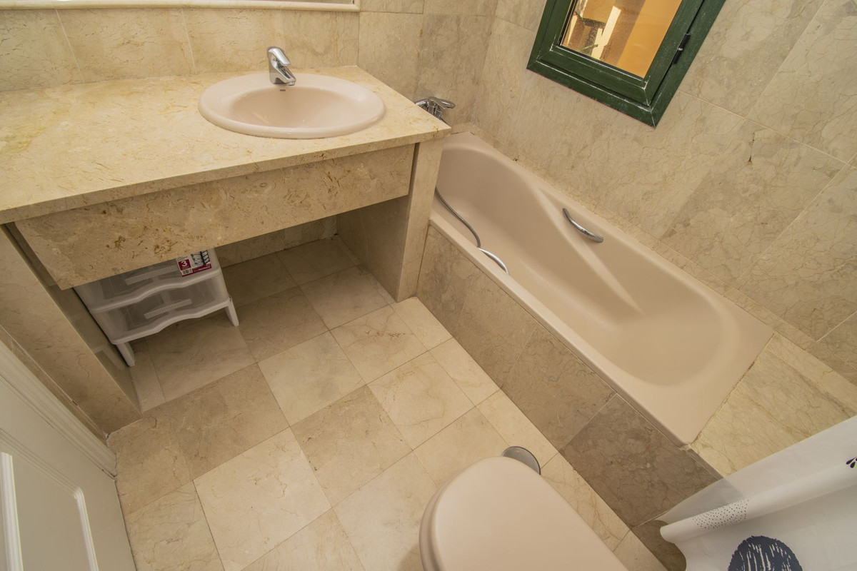 Middle Floor Apartment bilde 18