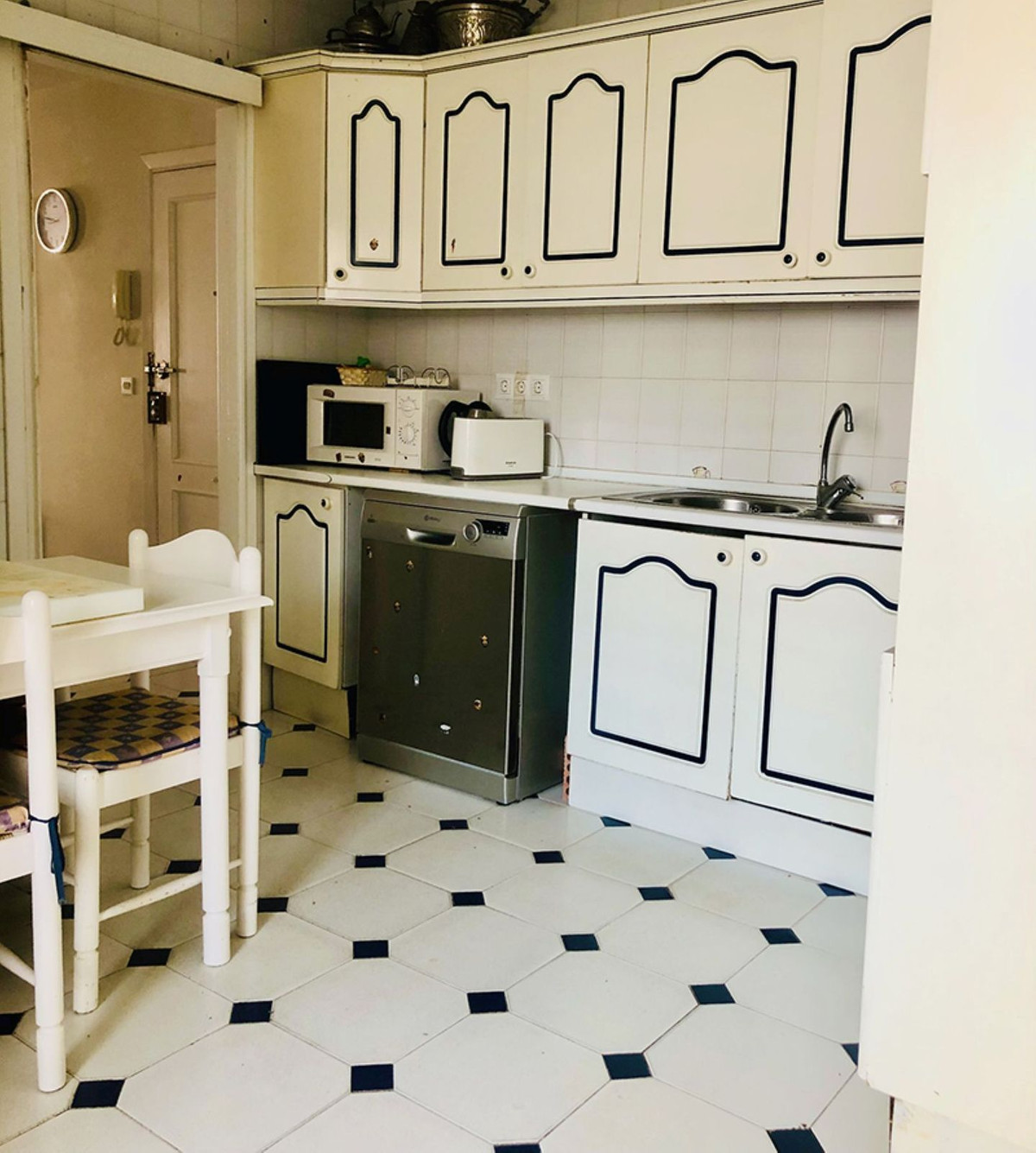 Middle Floor Apartment bilde 5