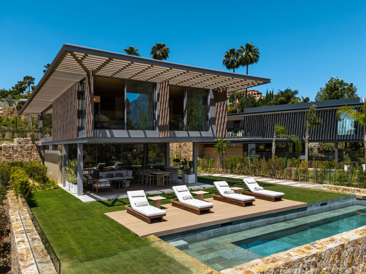 Detached Villa bilde 1