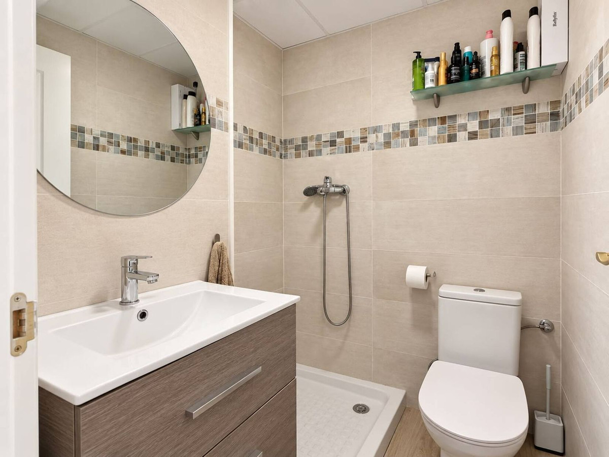 Middle Floor Apartment bilde 11