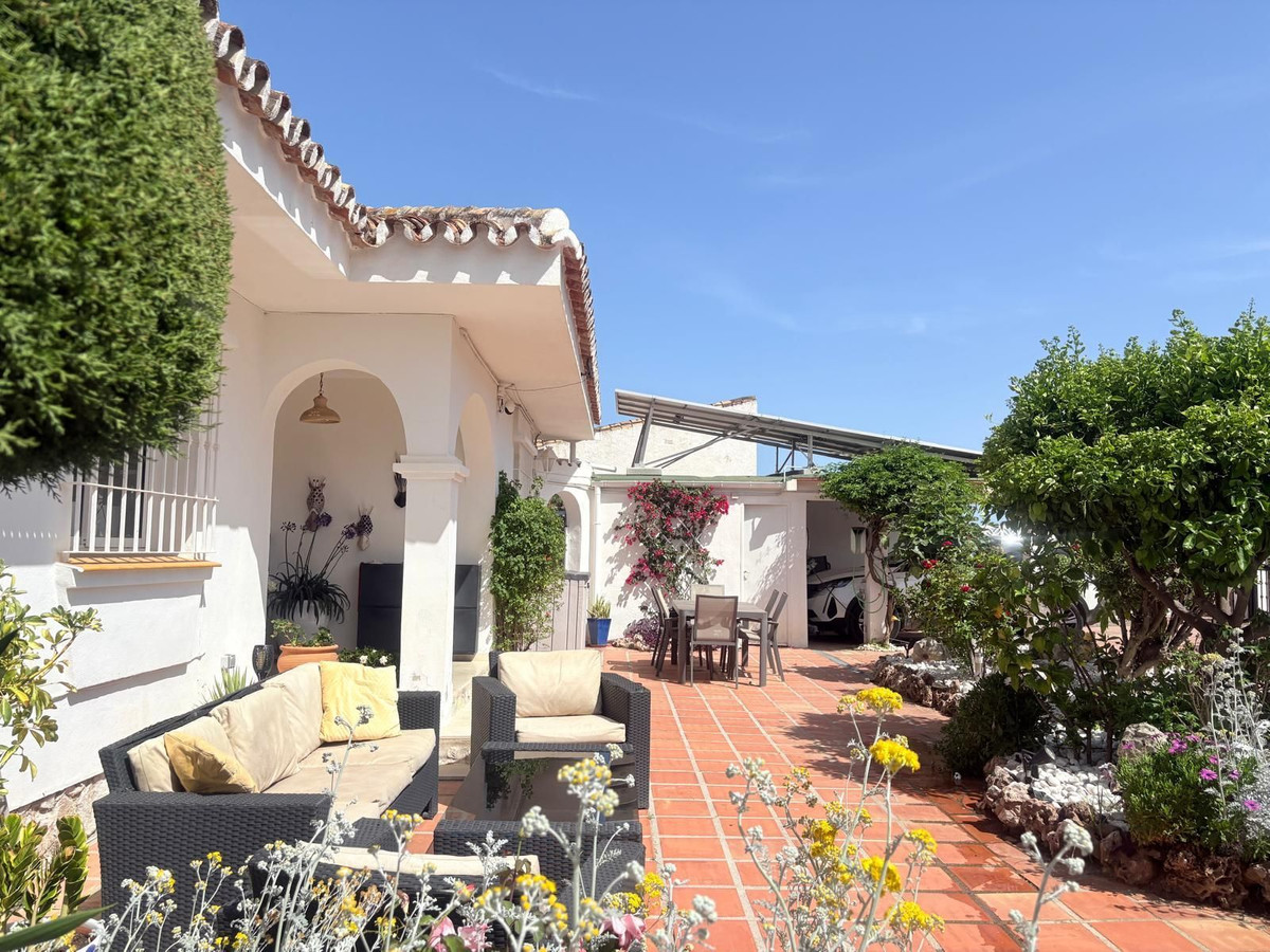 Detached Villa bilde 1