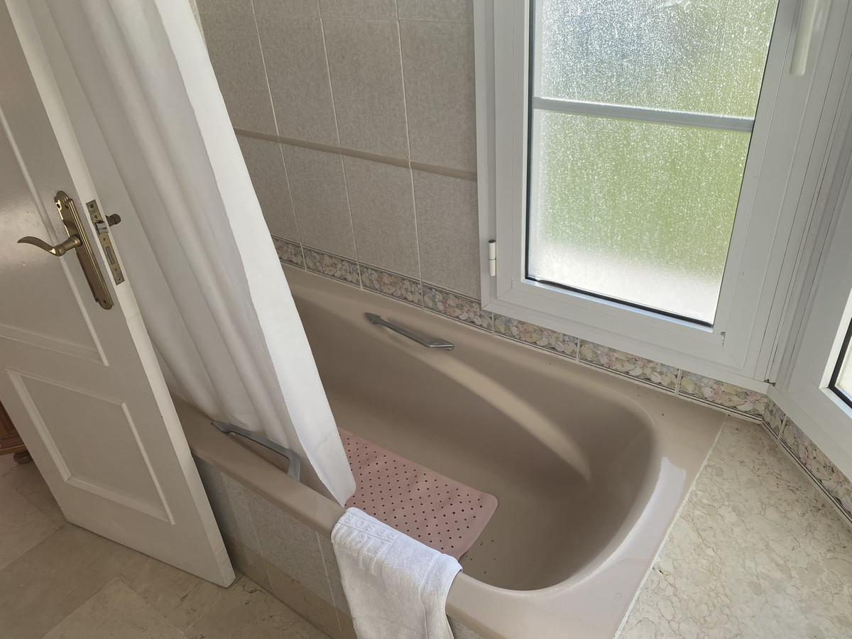 Middle Floor Apartment bilde 11