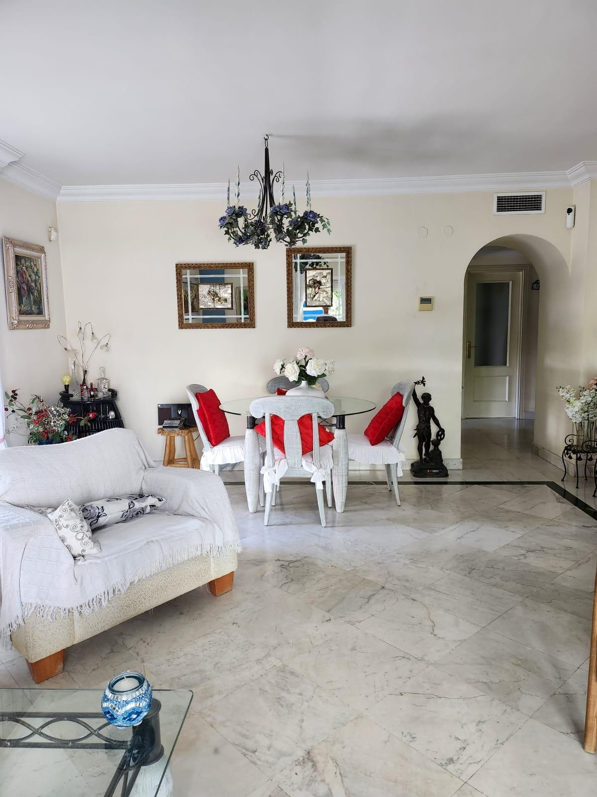 Middle Floor Apartment bilde 8