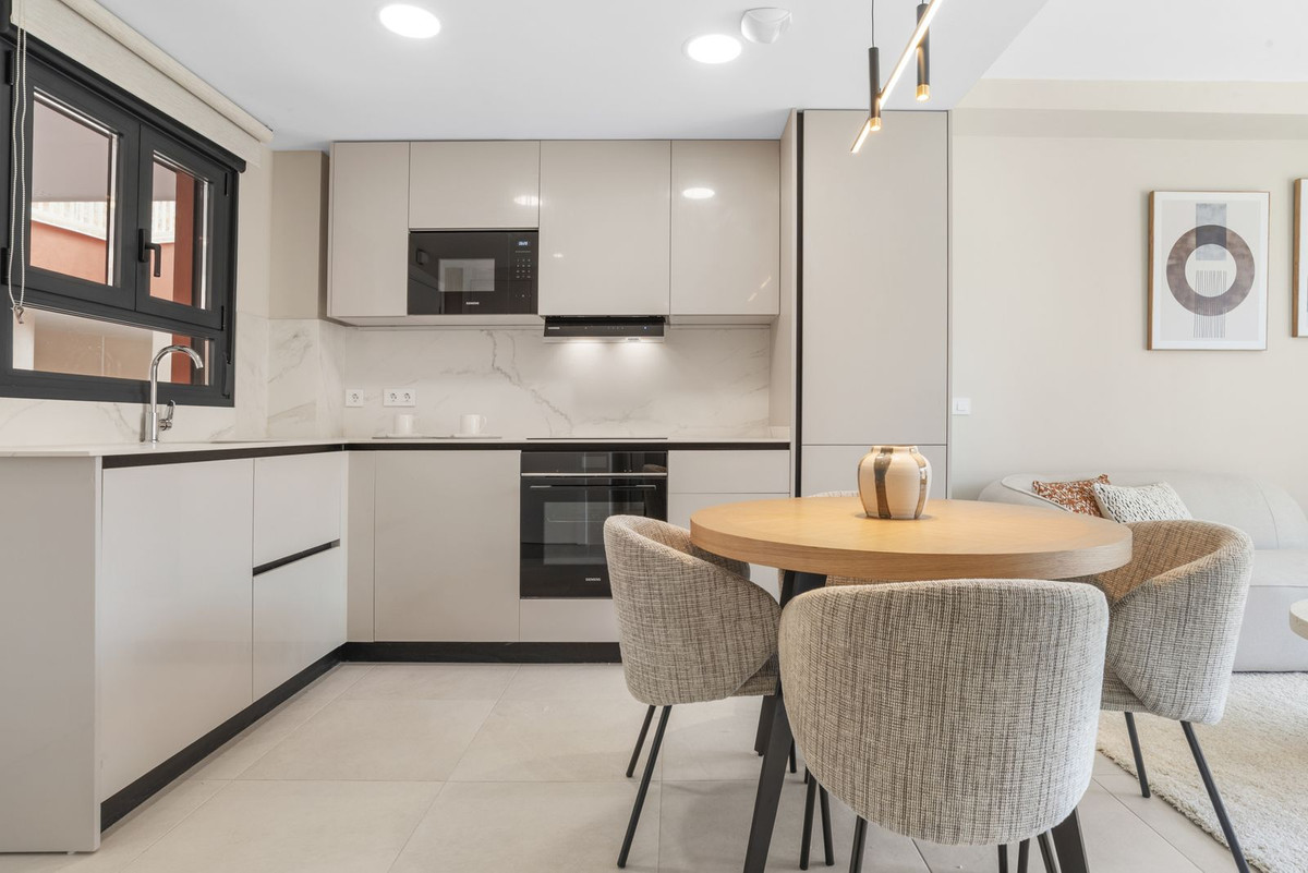 Middle Floor Apartment bilde 7