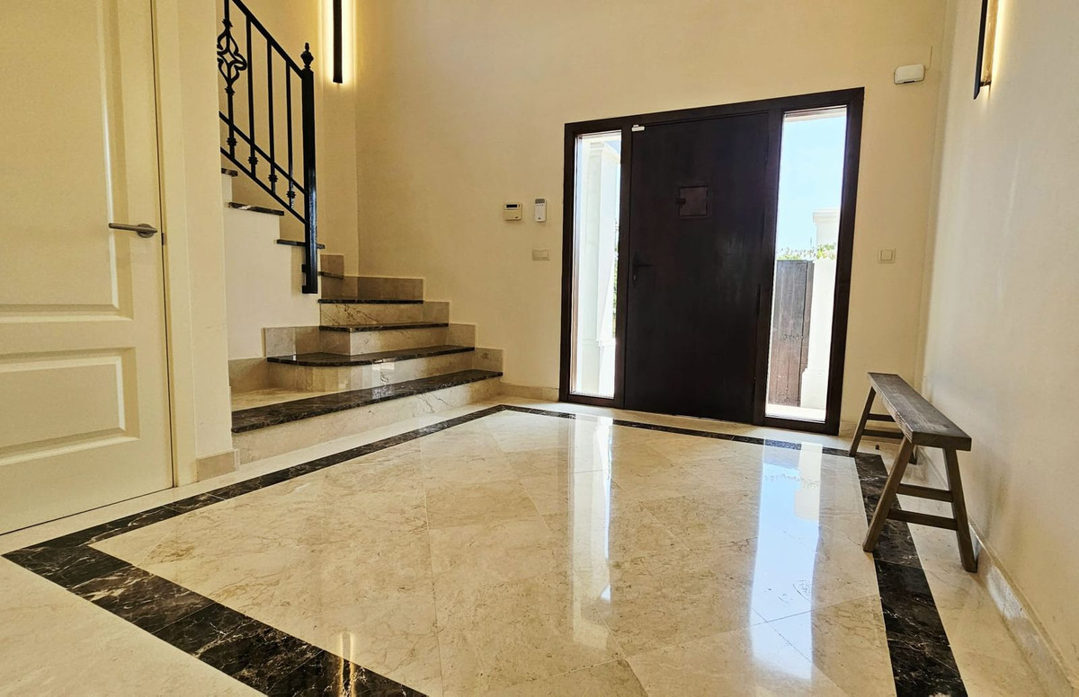 Detached Villa bilde 3