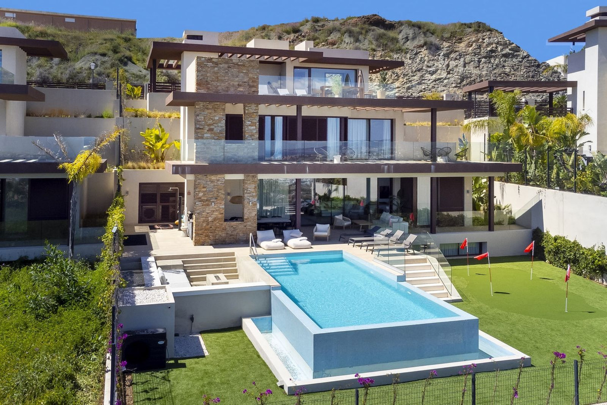 Detached Villa bilde 2