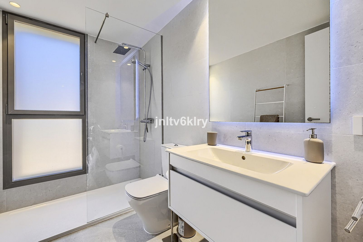 Middle Floor Apartment bilde 23