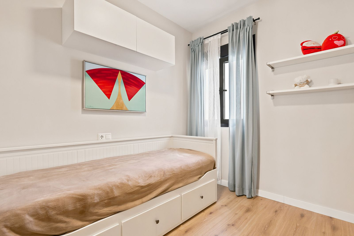 Middle Floor Apartment bilde 24