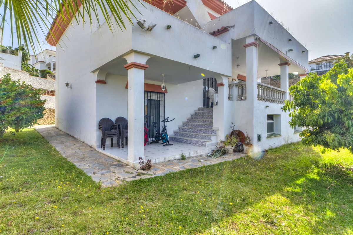 Detached Villa bilde 1