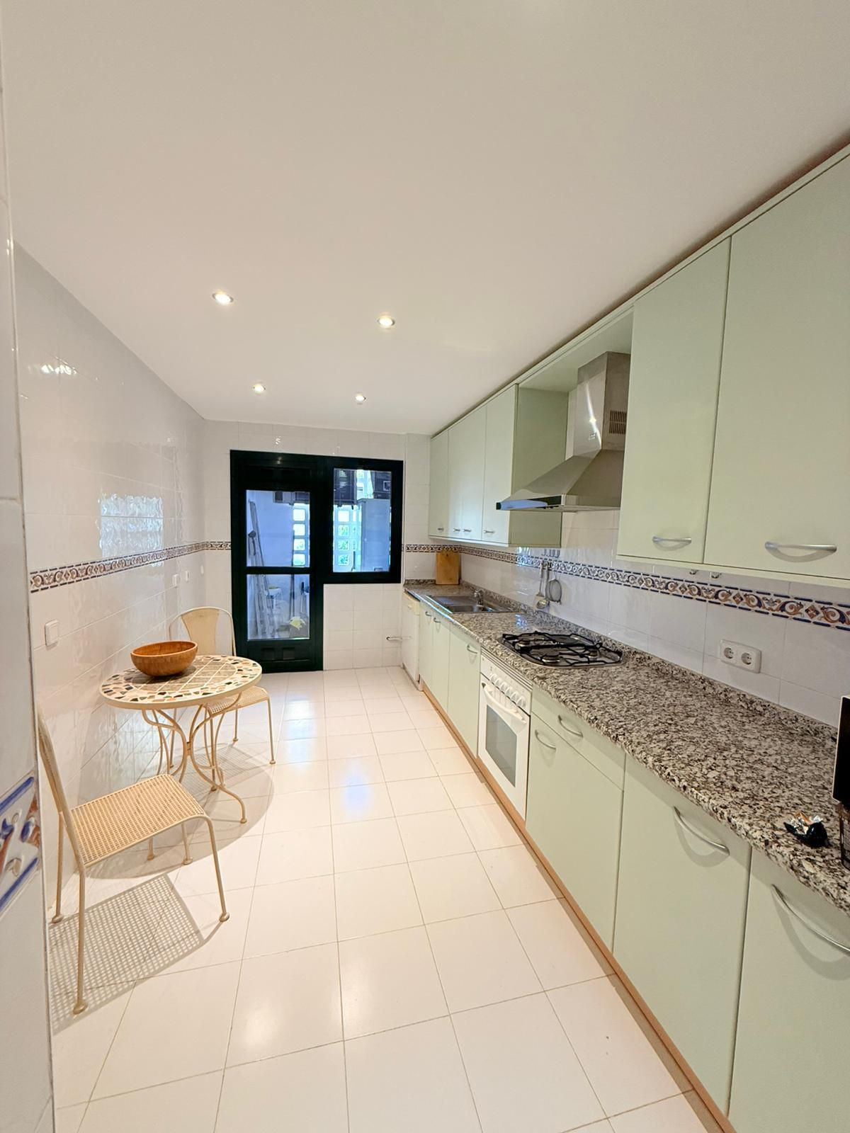 Middle Floor Apartment bilde 4