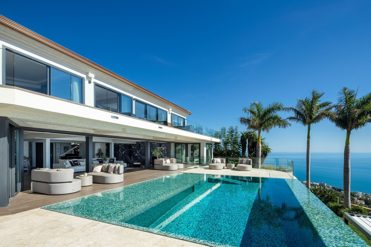 Detached Villa bilde 2