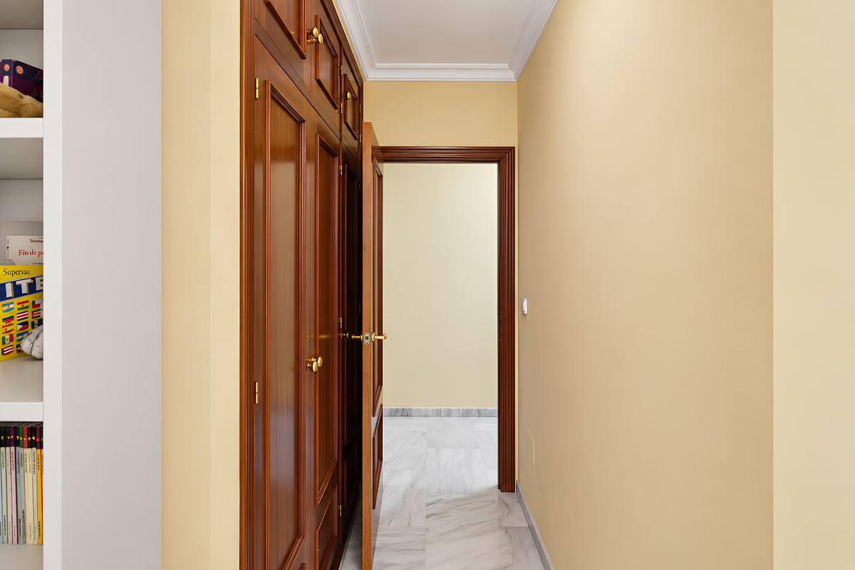 Middle Floor Apartment bilde 36