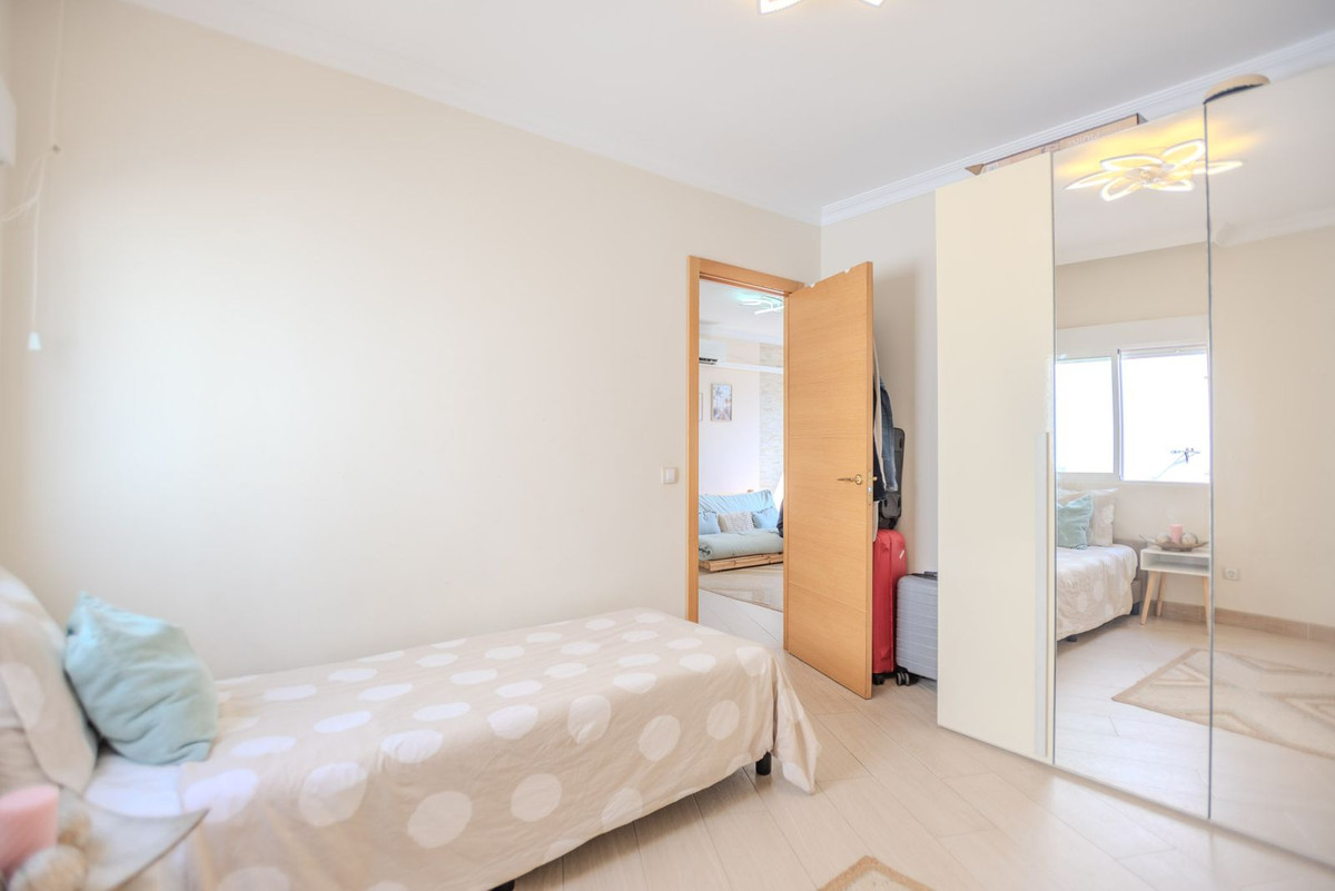 Middle Floor Apartment bilde 8