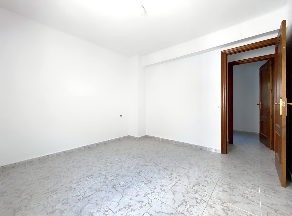 Middle Floor Apartment bilde 26