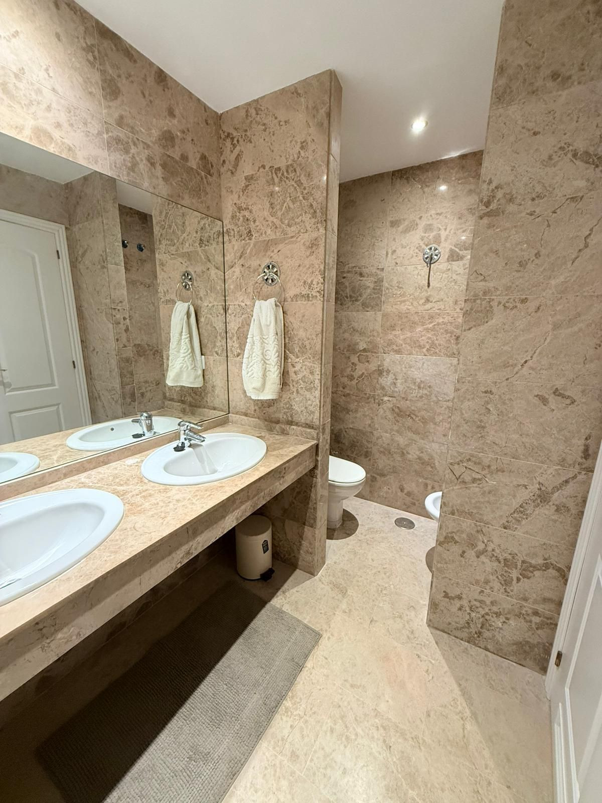 Middle Floor Apartment bilde 9