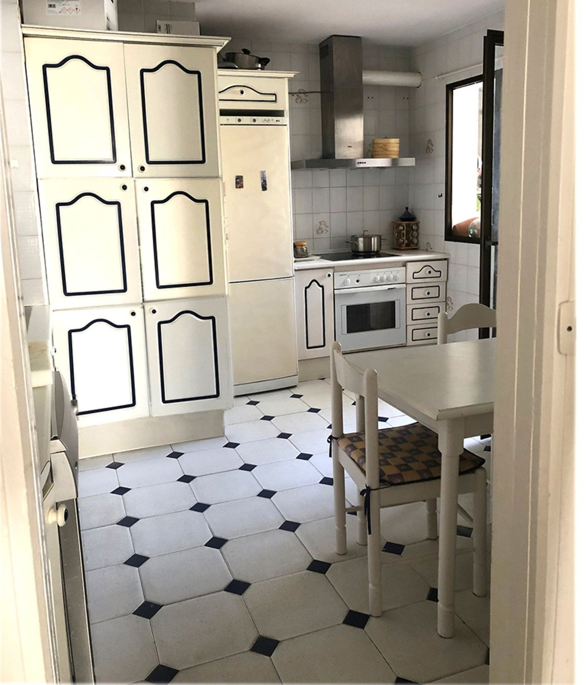 Middle Floor Apartment bilde 4
