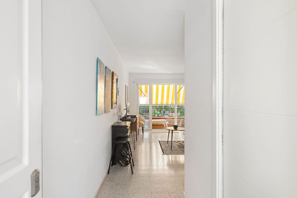 Middle Floor Apartment bilde 2