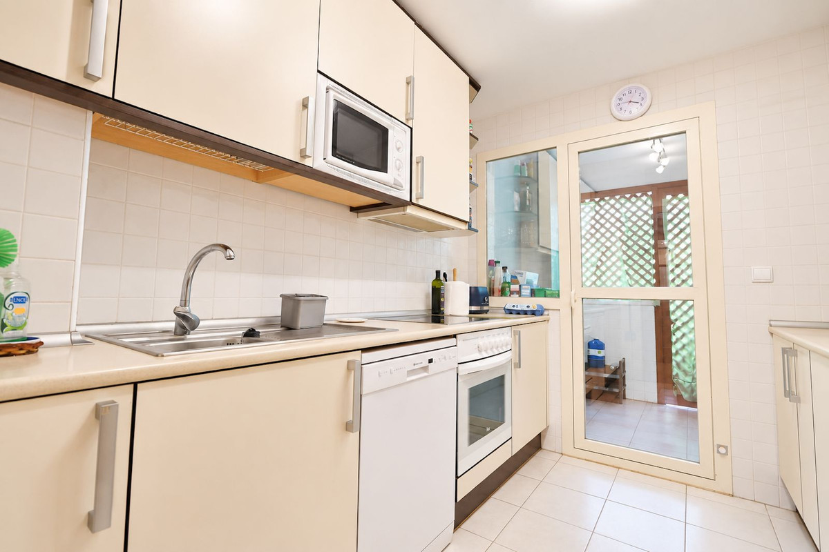 Middle Floor Apartment bilde 33
