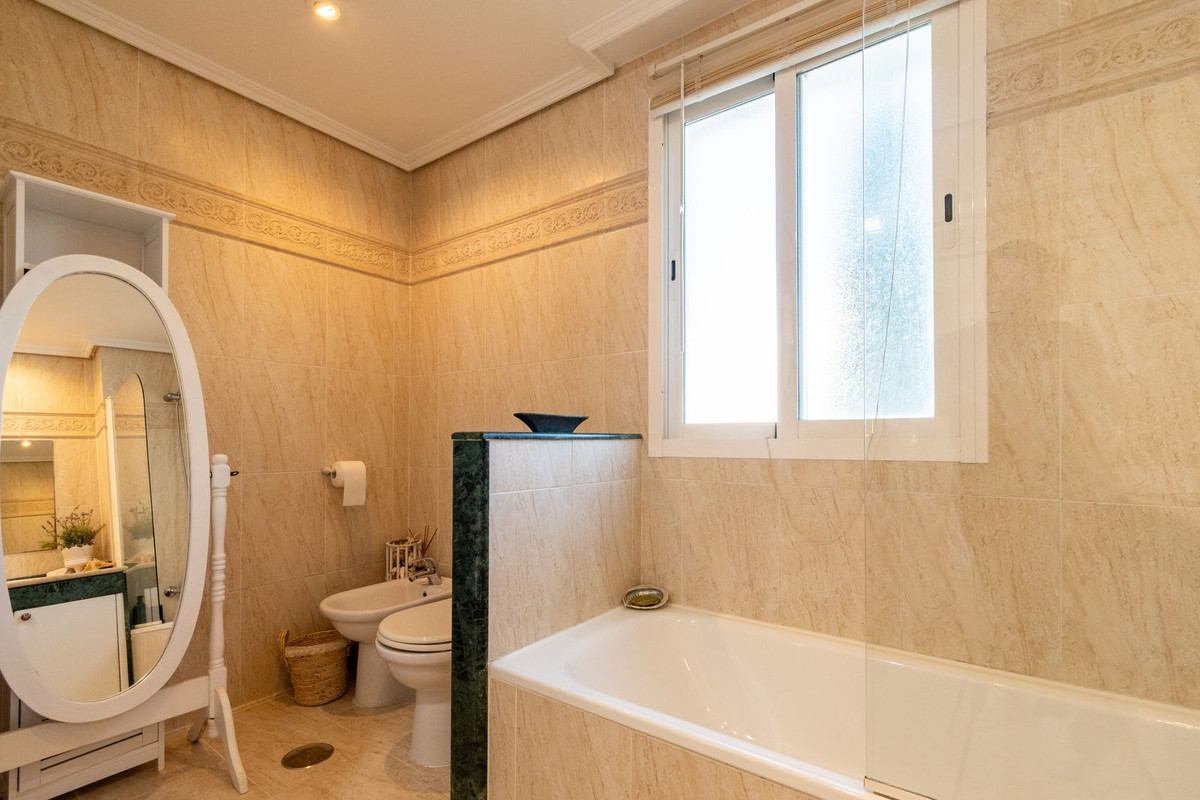 Middle Floor Apartment bilde 6