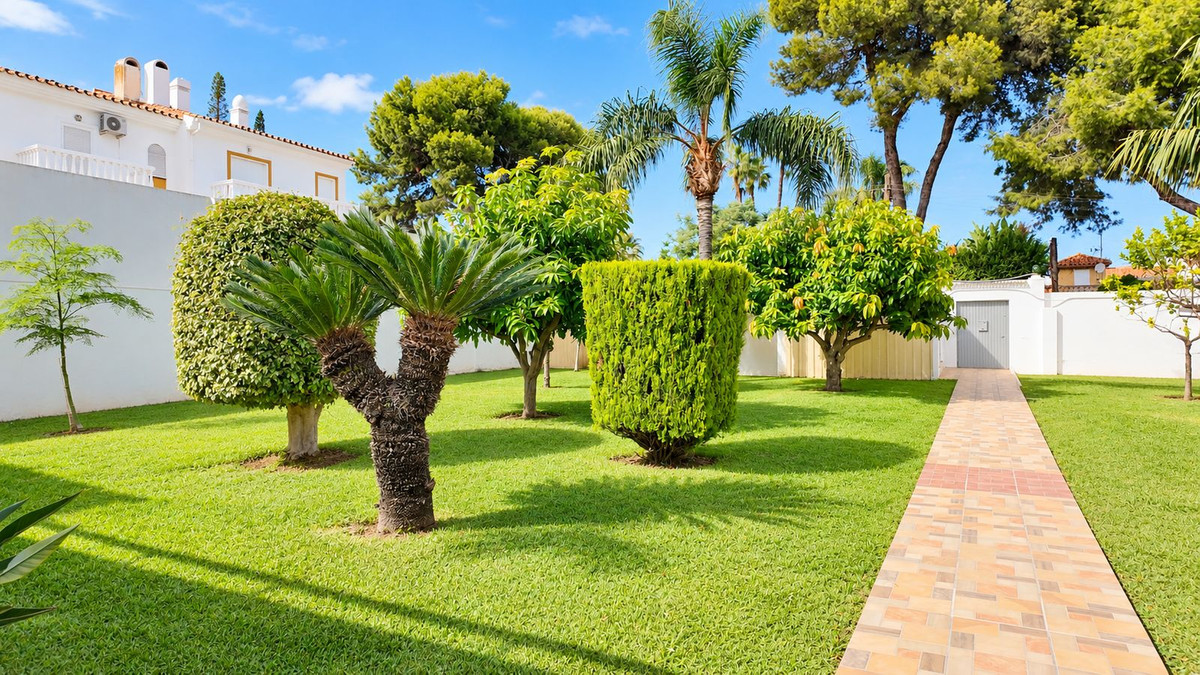 Detached Villa bilde 1