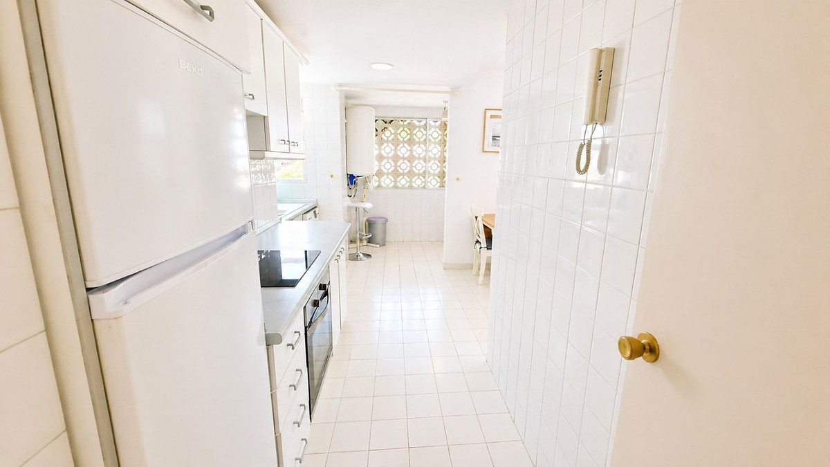 Middle Floor Apartment bilde 26