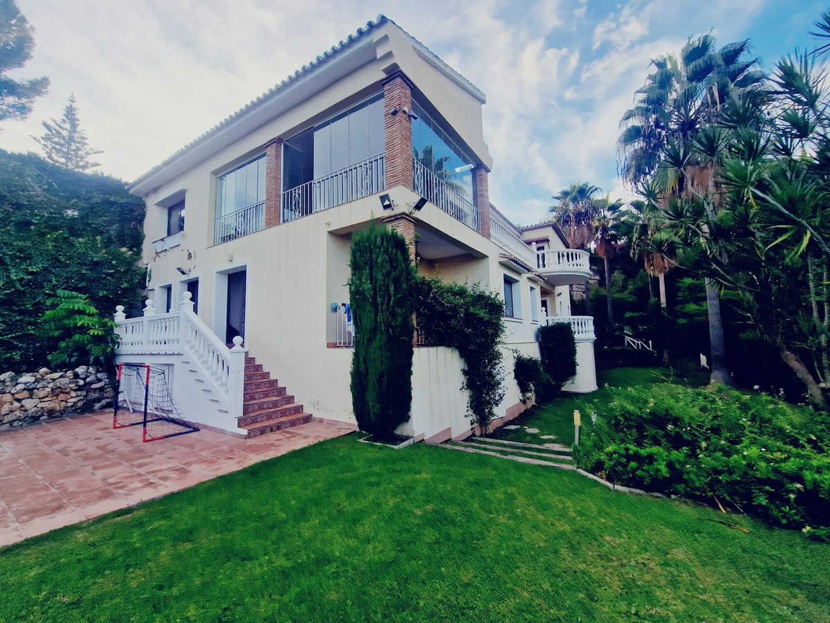 Detached Villa bilde 2