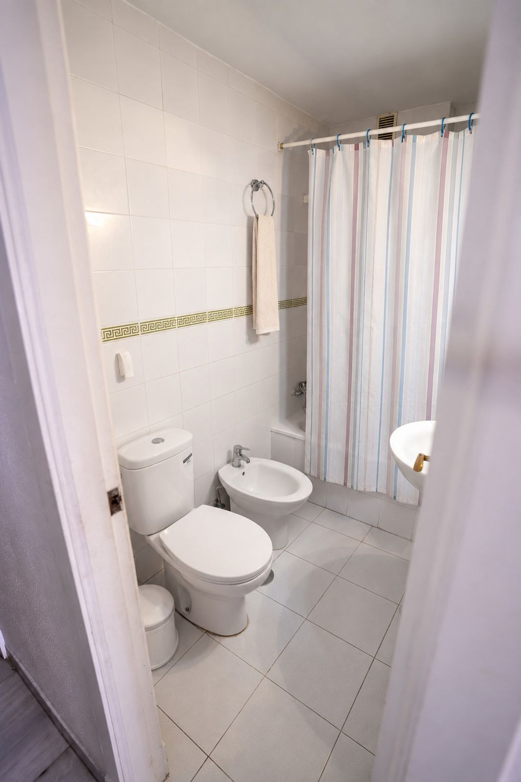Middle Floor Apartment bilde 17