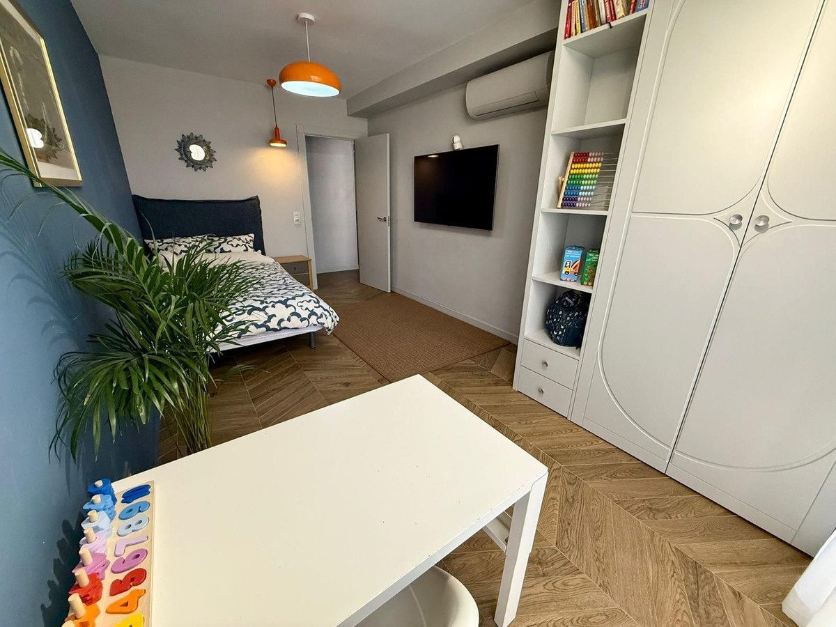 Middle Floor Apartment bilde 24