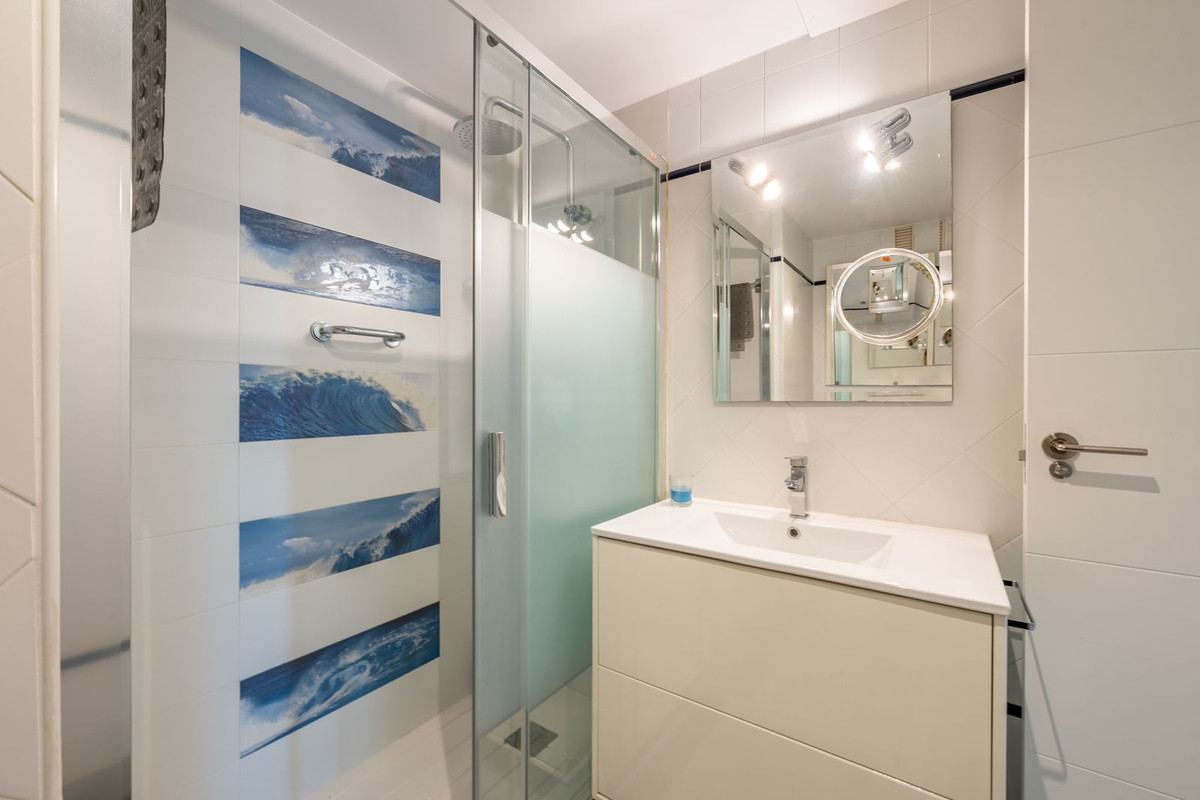 Middle Floor Apartment bilde 18