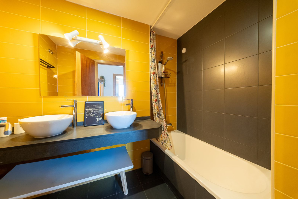 Middle Floor Apartment bilde 17