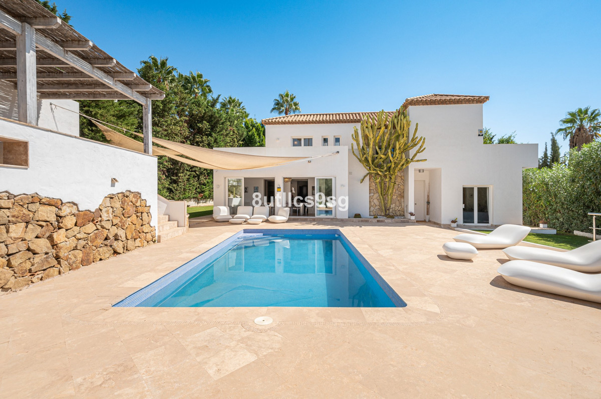 Detached Villa bilde 1