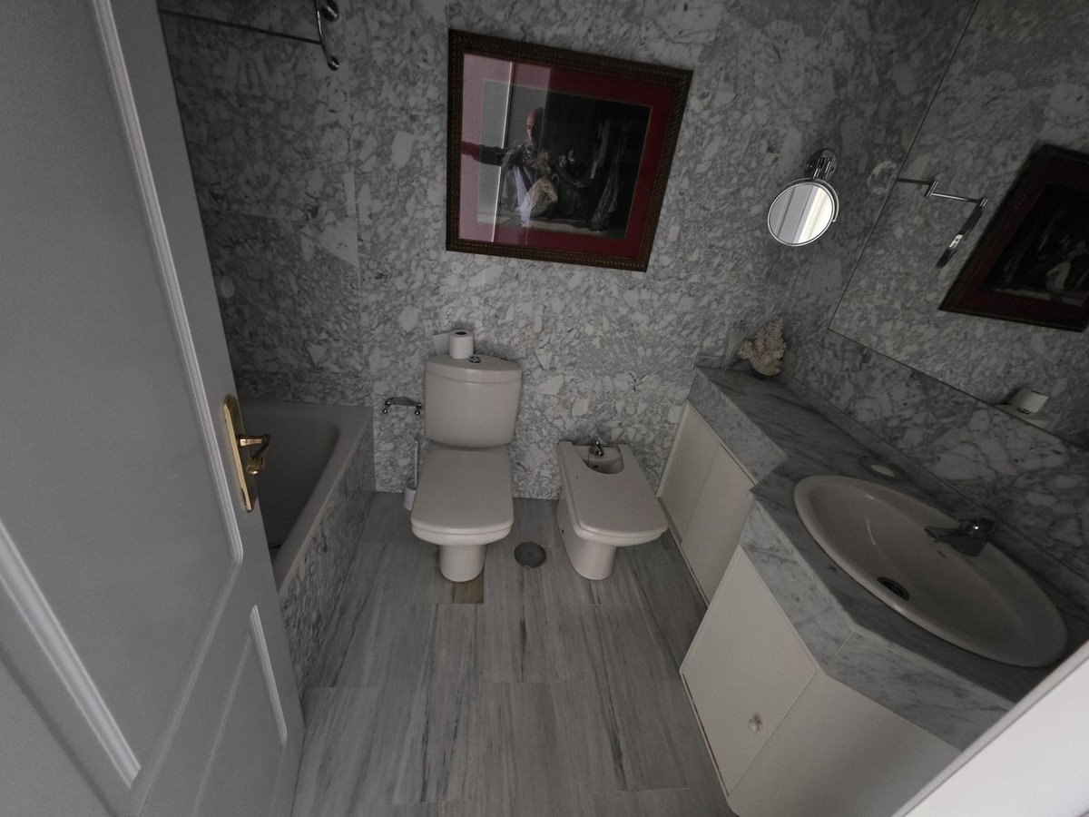 Middle Floor Apartment bilde 16