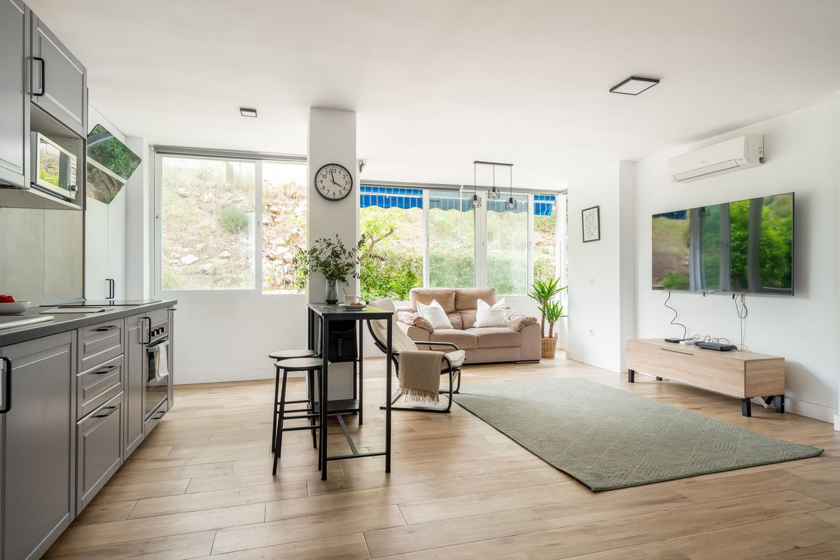 Middle Floor Apartment bilde 11