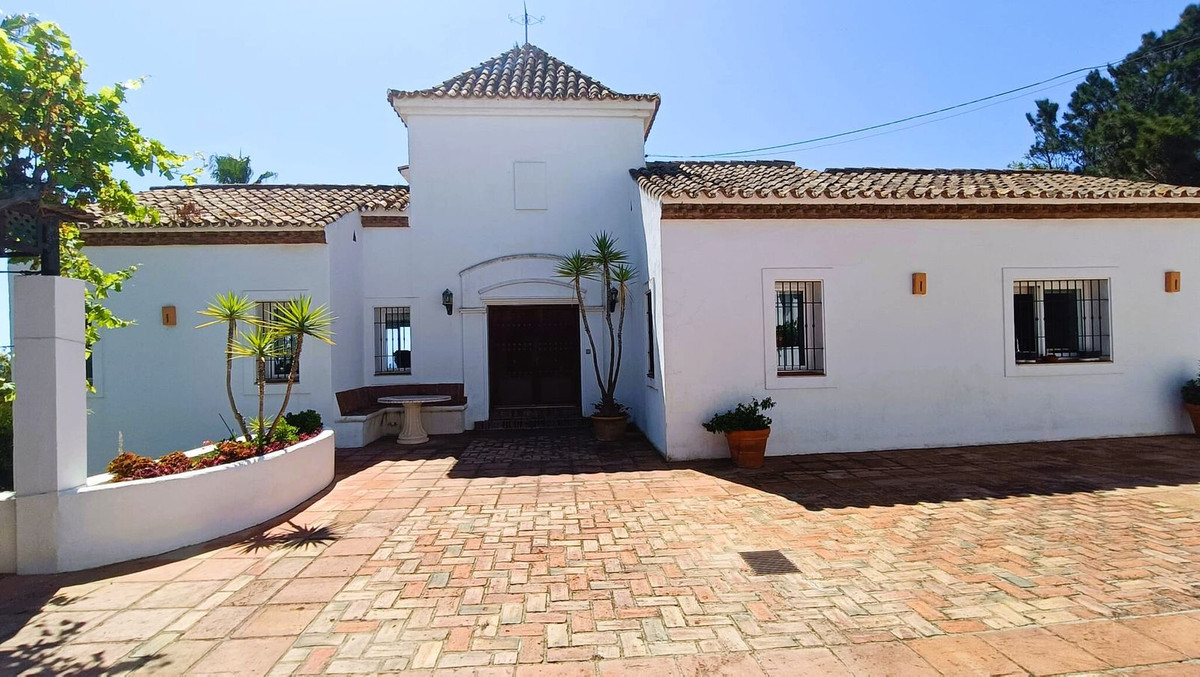Detached Villa bilde 1