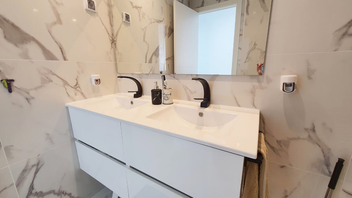 Middle Floor Apartment bilde 18